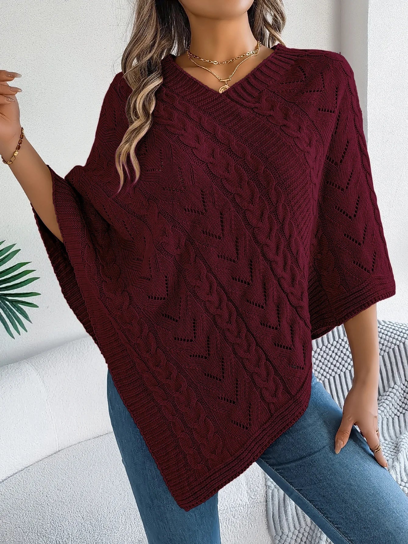 Zachte gebreide dames poncho – Novena