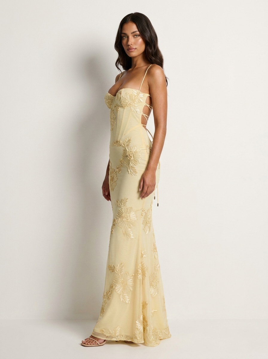 Luxe maxi jurk met bloemenkant en open rug - Luna