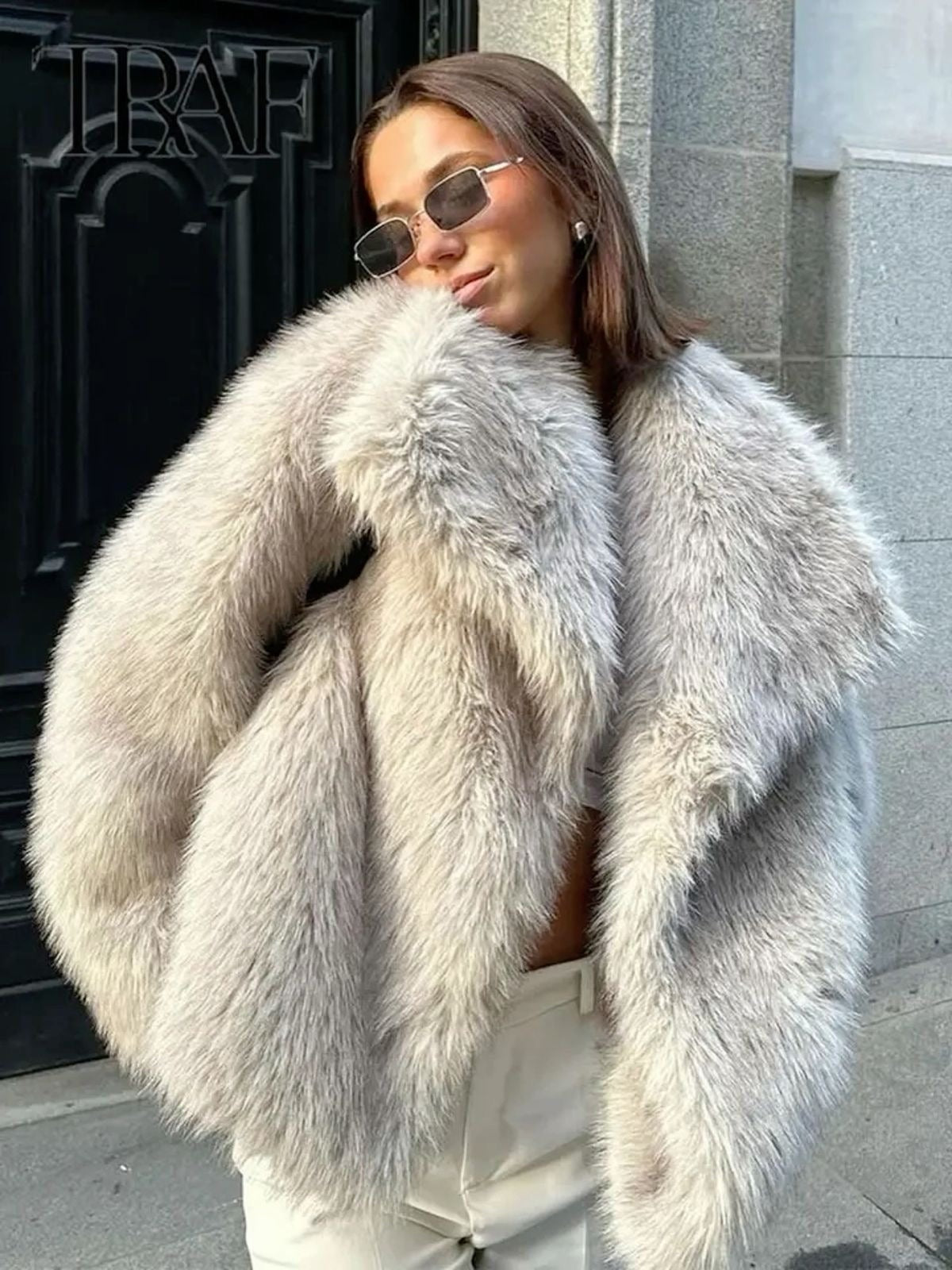 Luxe damesjas met volle faux fur uitstraling