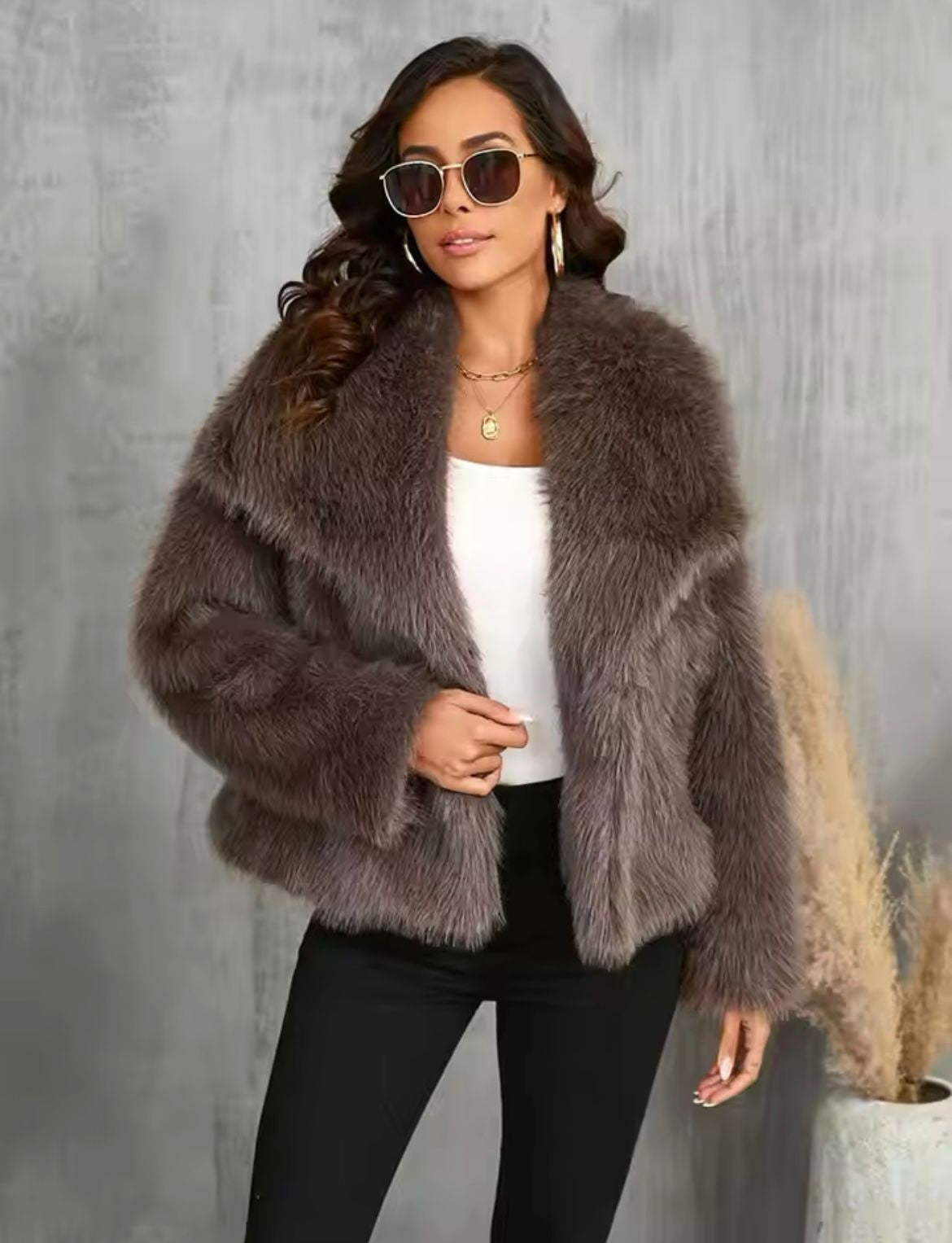 Luxe damesjas met volle faux fur uitstraling