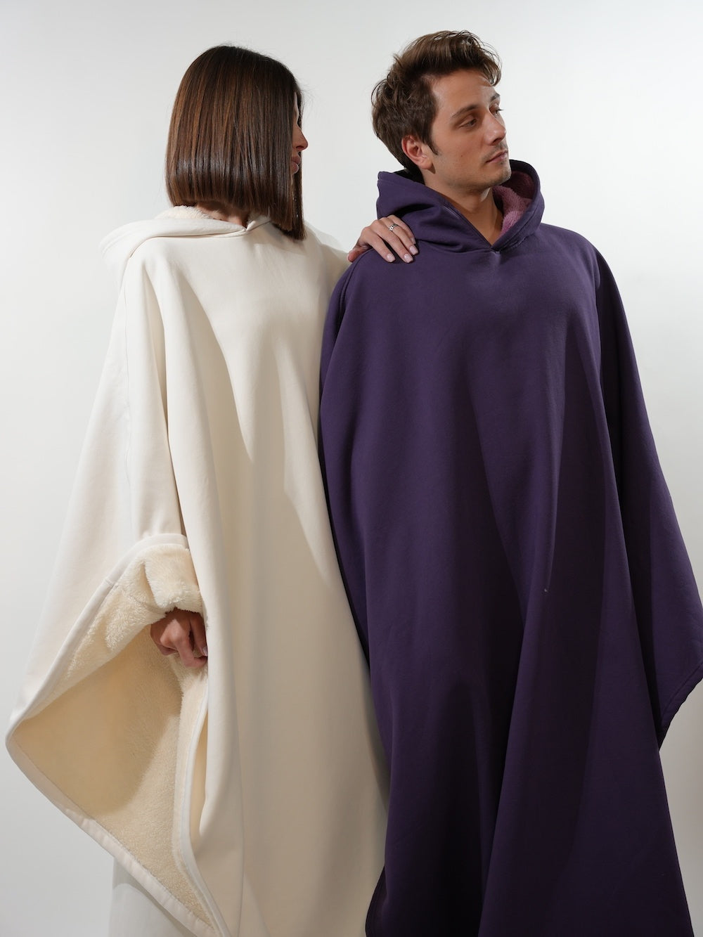Luxe fleece poncho met capuchon