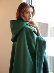 Luxe fleece poncho met capuchon