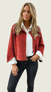 Luxe mantel met ronde hals en knoopsluiting