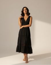 verfijnde en elegante jurk met delicate kanten details voor een romantische en stijlvolle uitstraling