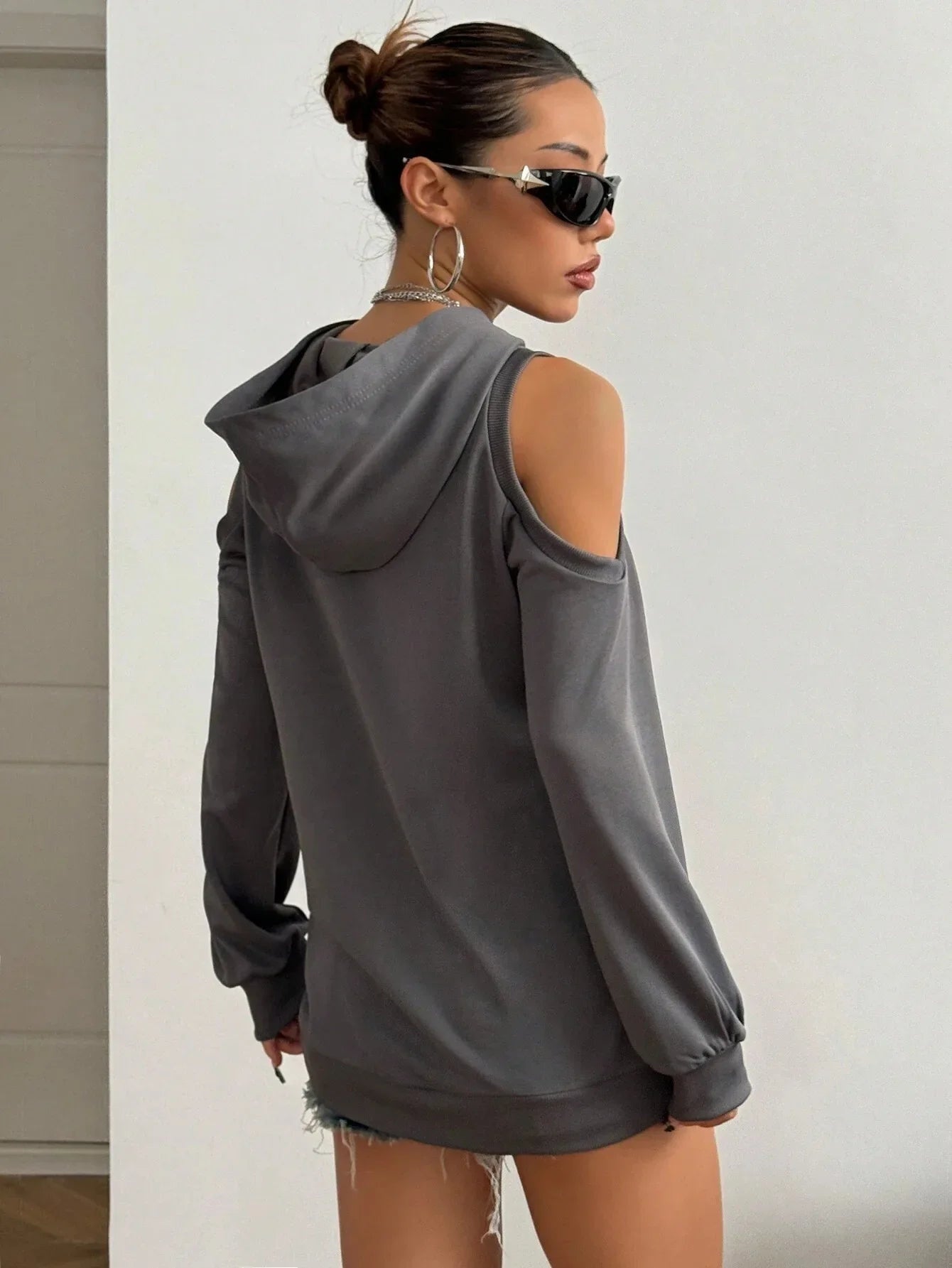 Off-shoulder dames hoodie met open schouders – Essentia