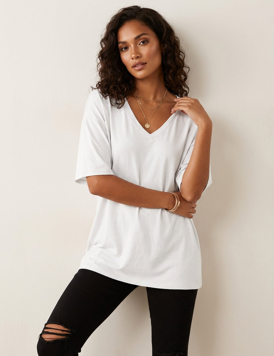 Oversized women’s T-shirt with V-neck – Noa
