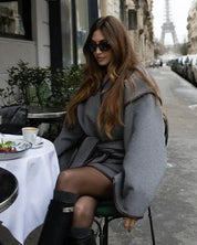 Overslag jas met ceintuur en gestructureerde pasvorm – Esmee