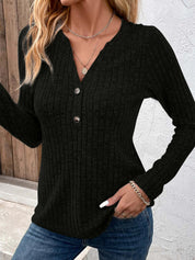 Ribgebreide dames top met knopen – Elise