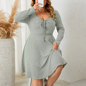 Ribgebreide midi jurk met strikdetail – Avani