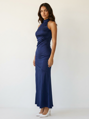 Satijnen halter maxi jurk met open rug - Seraphina