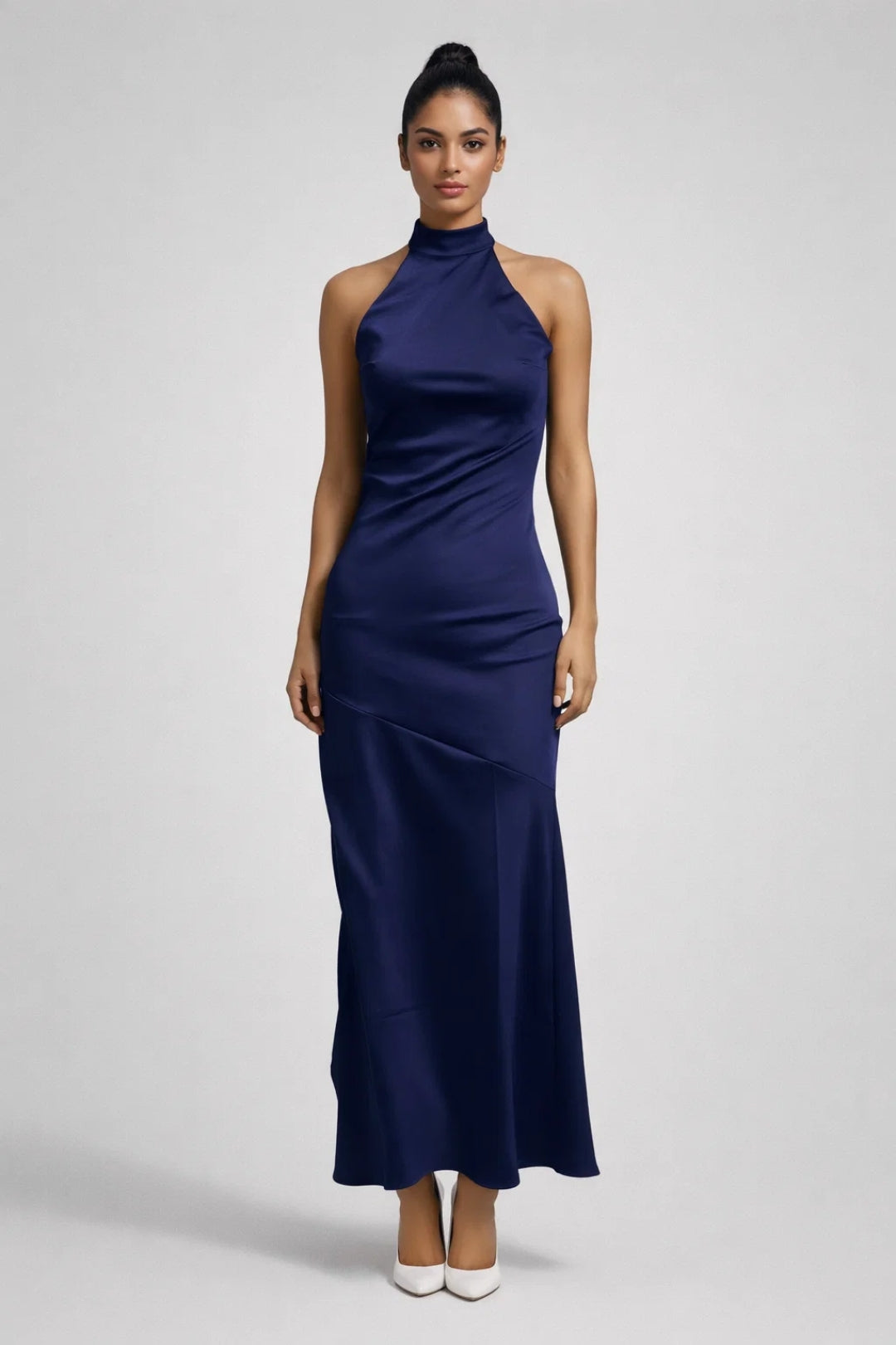 Satijnen halter maxi jurk met open rug - Seraphina