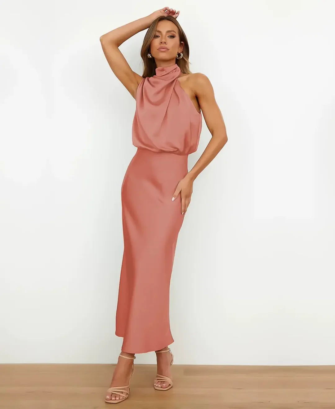 Satijnen_halter_midi_jurk_-_Isabelle_8.jpg