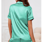Satijnen dames pyjama set – Elara