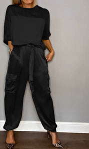 Satijnen dames set met cargobroek en loose top – Inge