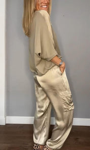Satijnen dames set met cargobroek en loose top – Inge