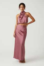 Satijnen haltertop en maxi rok set – Elira