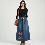 Speelse denim maxi rok met borduurdetails – Elodie