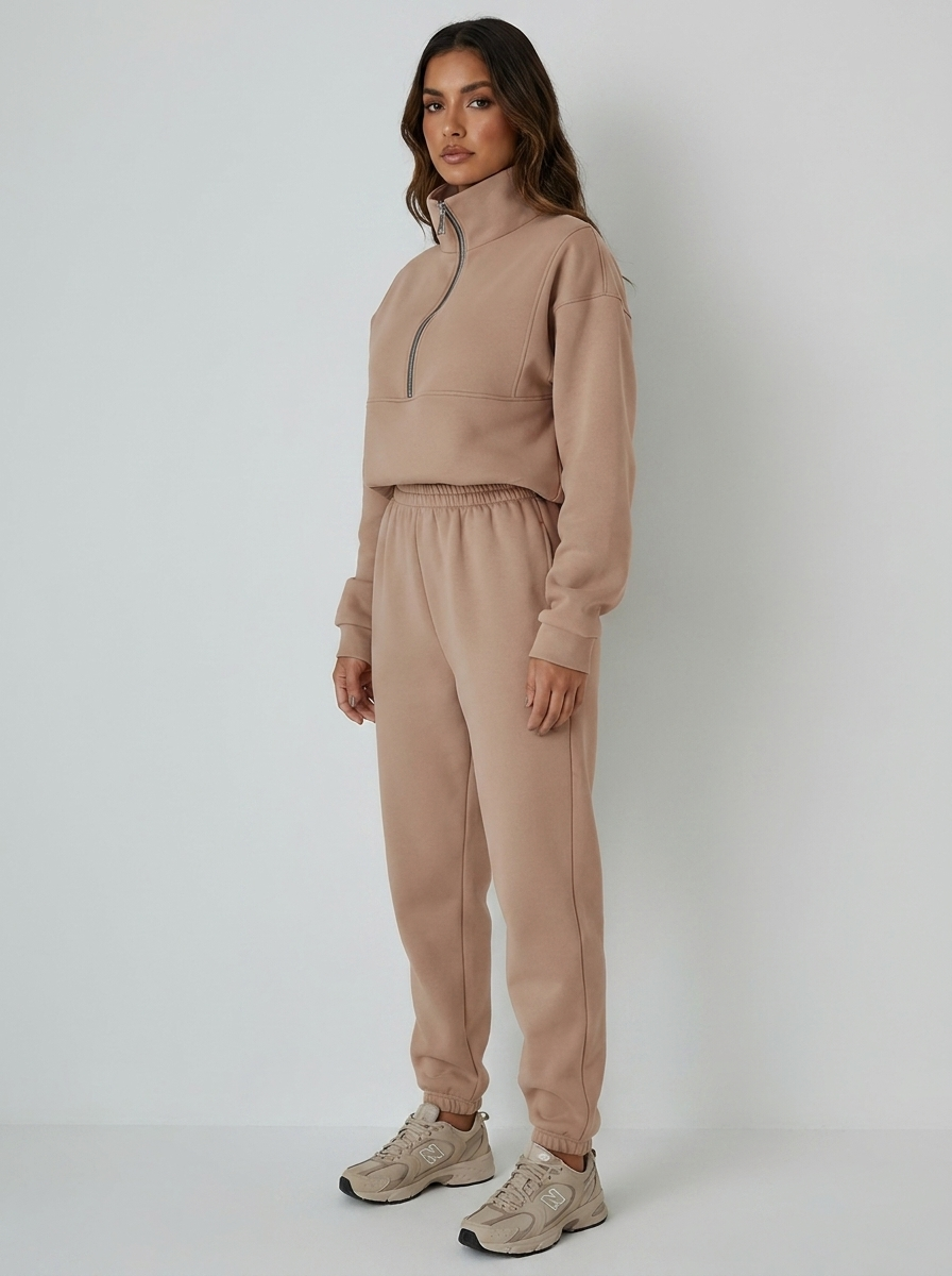 Sportieve dames set met half-zip trui en comfortabele broek