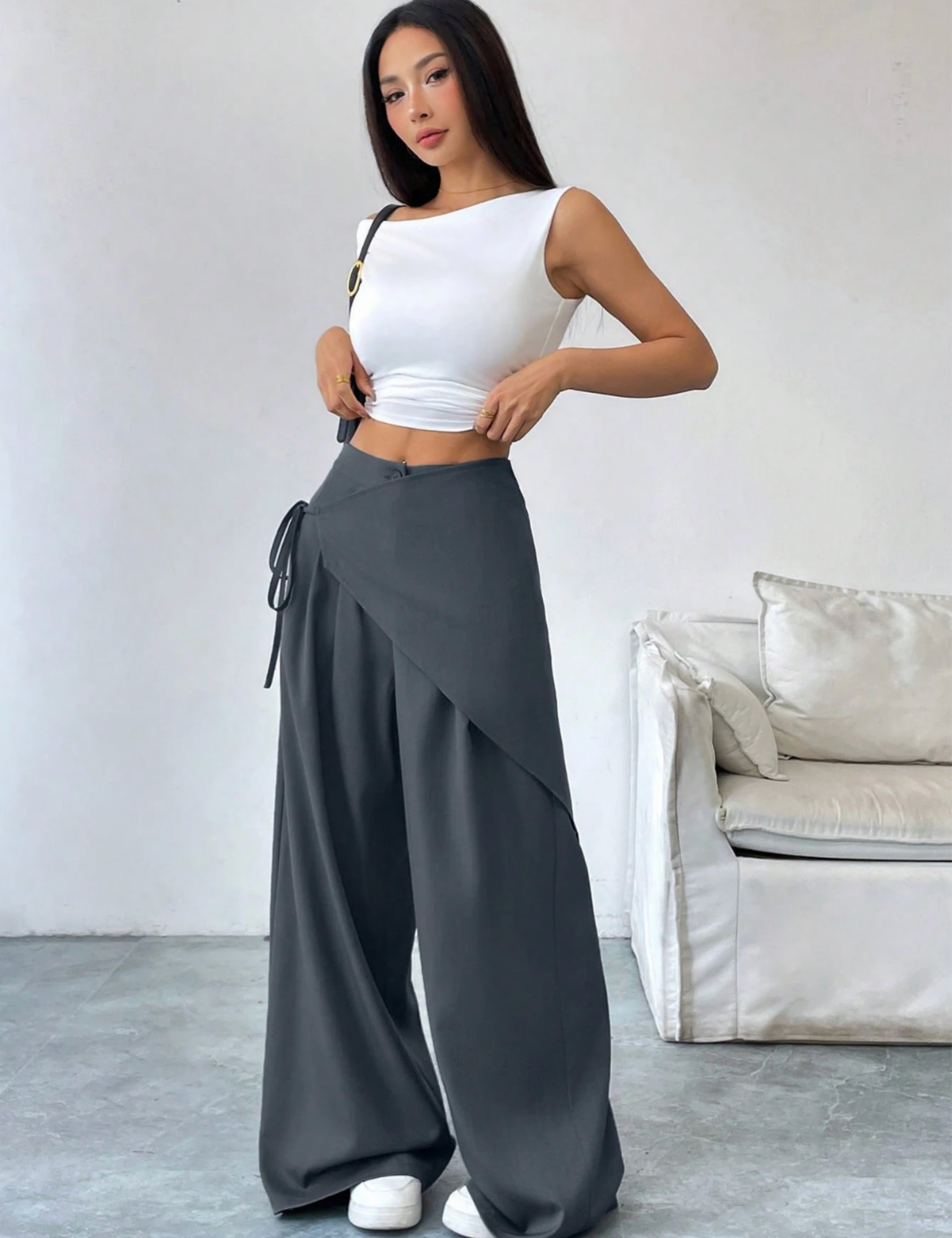Stylish wide-leg women's trousers – Lina