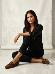 Tijdloze suède dames loafers met puntige neus