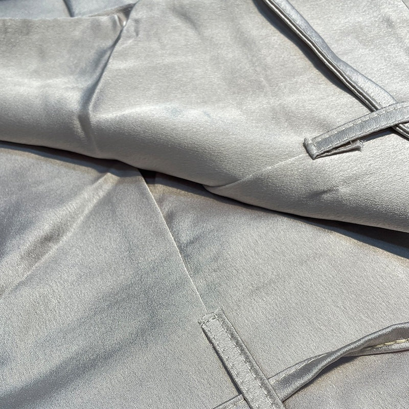 Tweedelige Satijnen Set met Haltertop en Wijde Broek – Seraphine