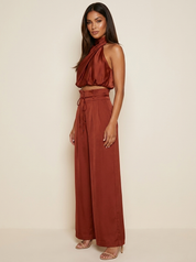 Tweedelige Satijnen Set met Haltertop en Wijde Broek – Seraphine