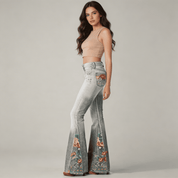 stijlvolle en unieke jeans met elegante geborduurde details voor een vrouwelijke en trendy look.