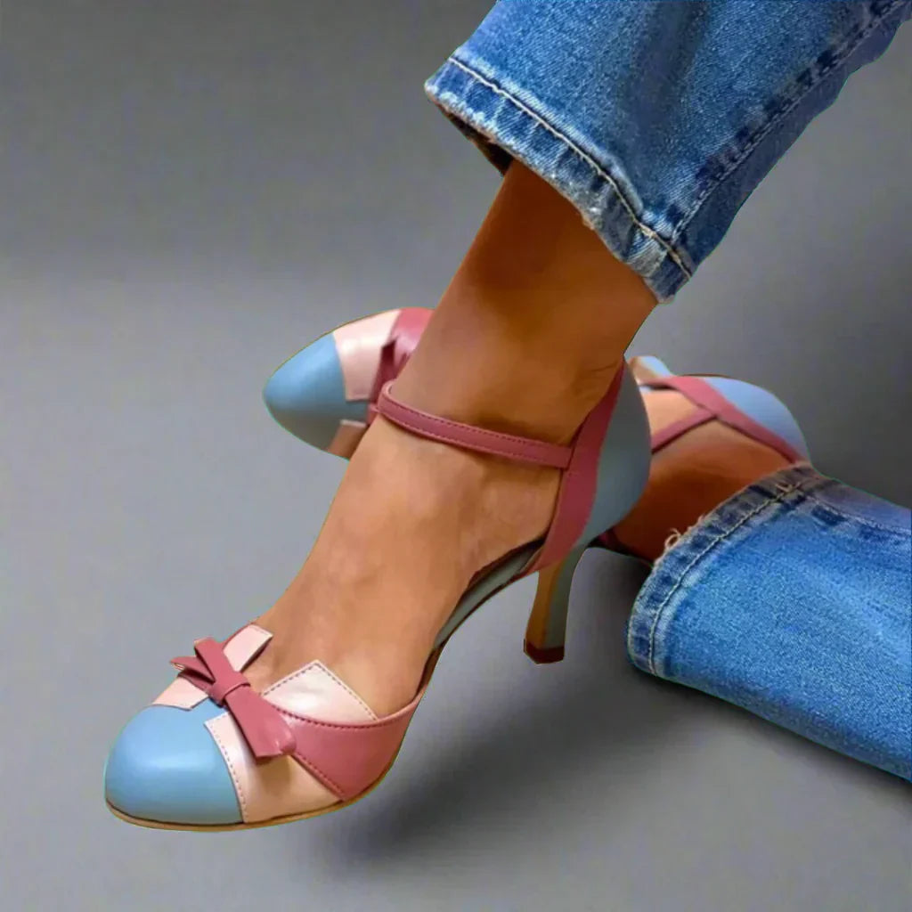 Vintage_strik_pumps_met_enkelbandje_-_Thea_2.webp