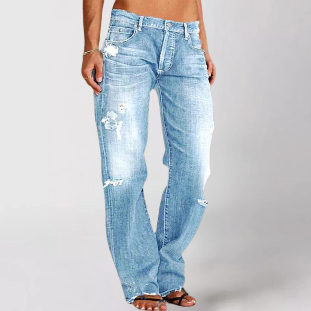 Women's wide-leg jeans with a relaxed fit