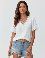 Witte dames blouse met kant en v-hals - Elin