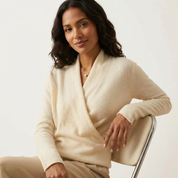 Wollen overslag trui met V-hals – Rosalie