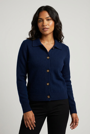 Zacht gebreid damesvest met knoopsluiting