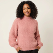 Zachte oversized trui met hoge hals