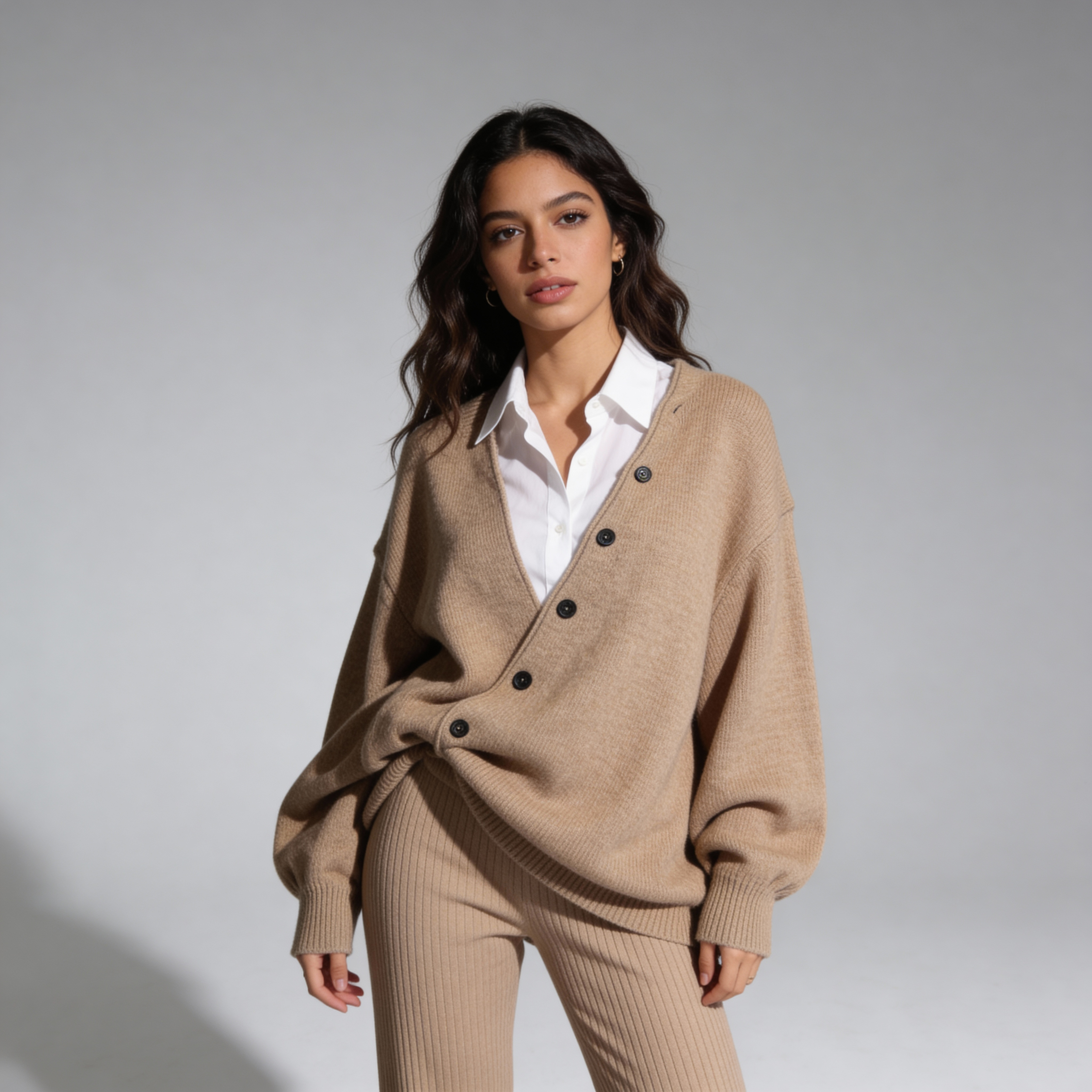 Zachte gebreide damescardigan