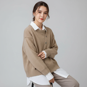 Zachte gebreide damescardigan