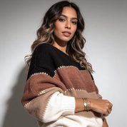 Zachte gekleurde damestrui met ontspannen pasvorm