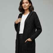 Zachte kabelgebreide lange damescardigan met capuchon
