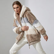 Zacht fluffy vest met capuchon voor dames - Farra