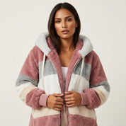 Zacht fluffy vest met capuchon voor dames - Farra